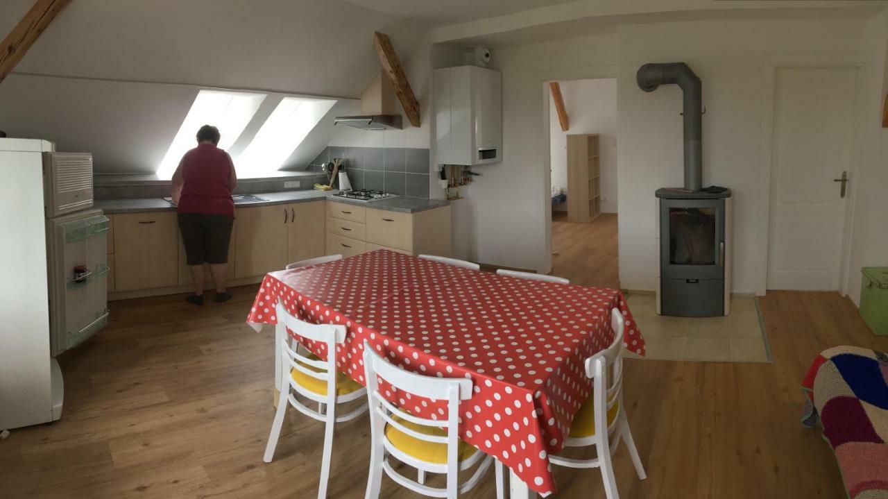 Apartments Simakova Vila トゥルノフ エクステリア 写真